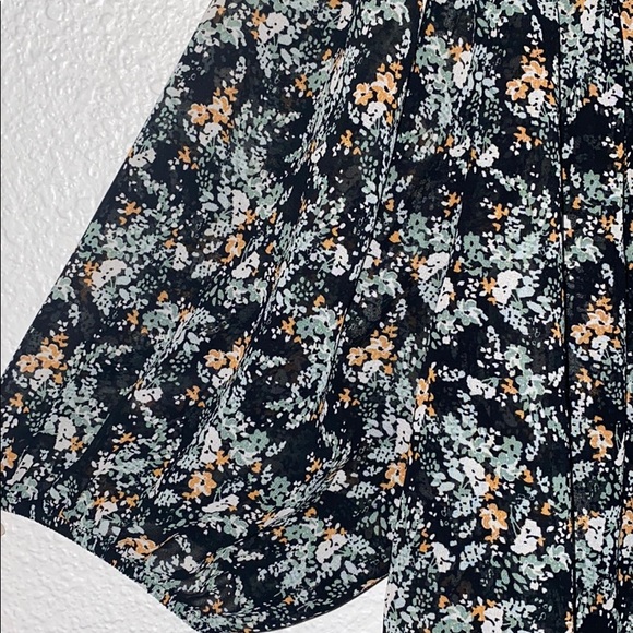 Blouse - Picture 2 of 3